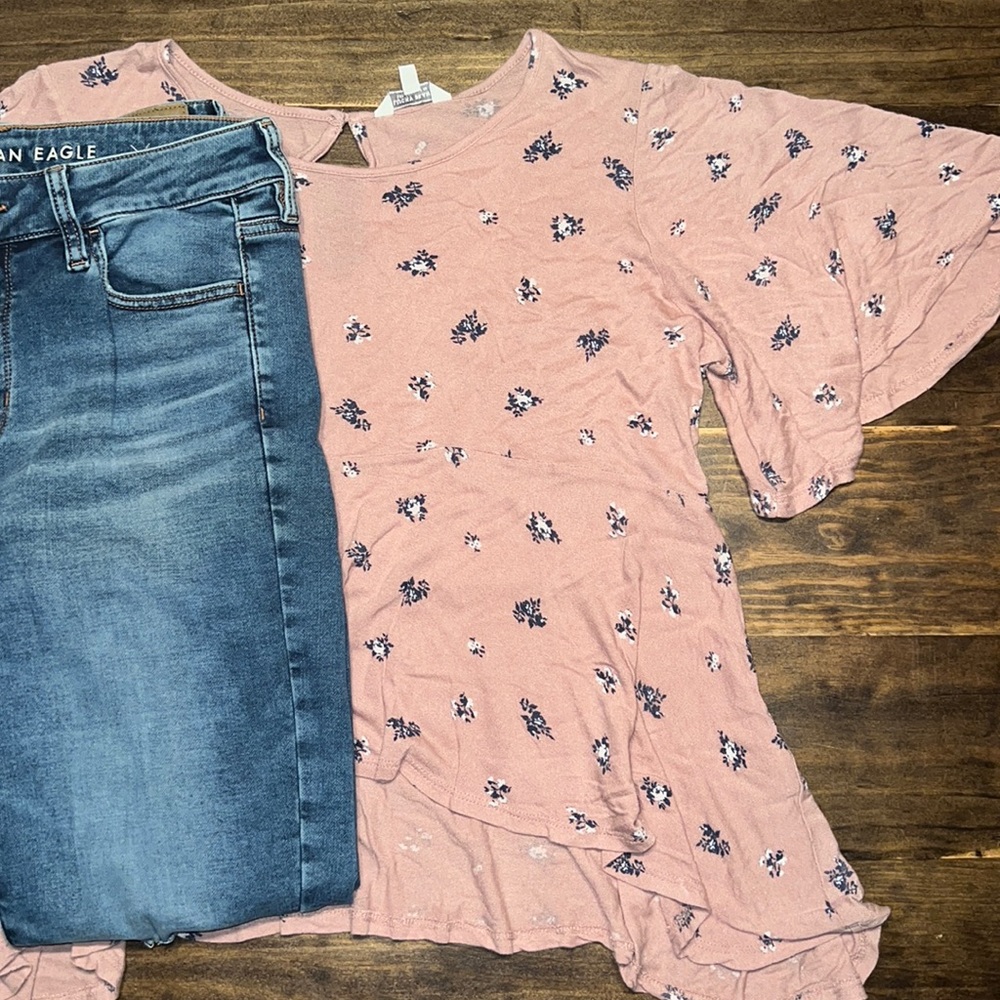 LUCKY BRAND Mauve Delicate Florals Peplum and Short Flowy Sleeve Top